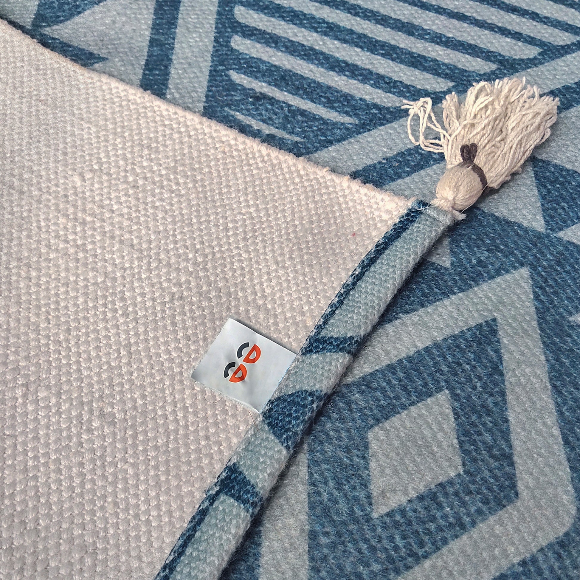 Maze|Premium|Geometric|Dhurrie|48|72|inches|4|6|ft|Grey