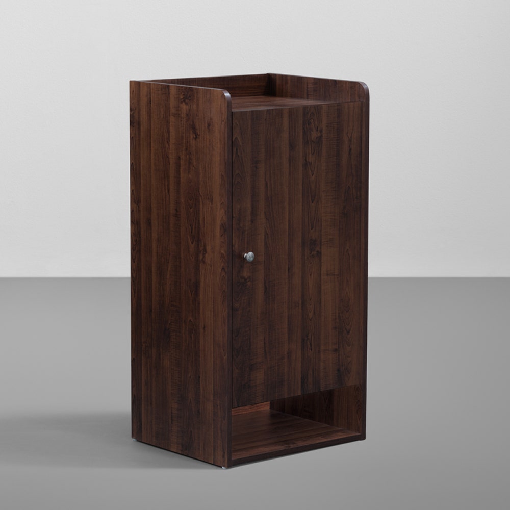 Vertical sales shoe cabinet